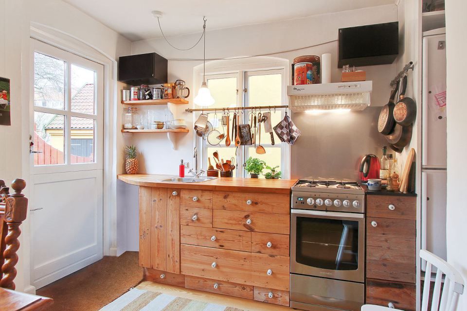 Increase Space In Your Smaller Kitchen, How To Use Small Kitchen Space